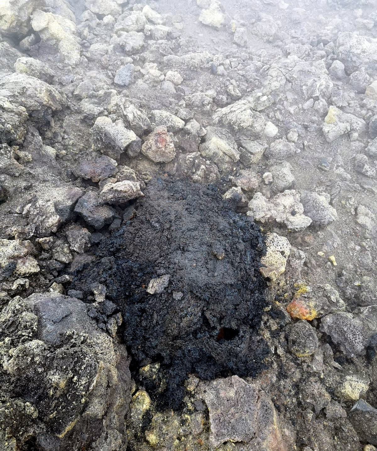 Cratere di Nord-Est (Etna), bomba vulcanica