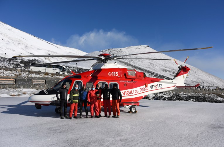 Dicembre 2020. In volo sul “Drago” per osservare la colata dell’Etna