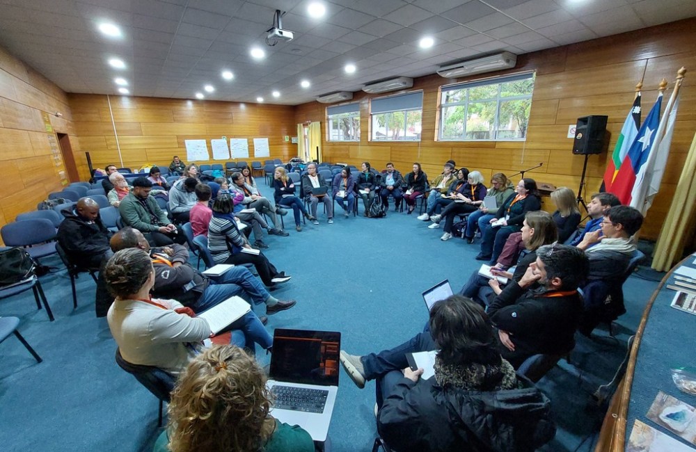 Figure 4 - Un momento di discussione in gruppi ristretti, durante il workshop VOBP 2023 di Pucon, Cile.