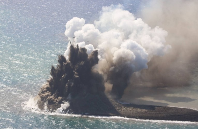 Una nuova isola vulcanica è apparsa al largo del Giappone